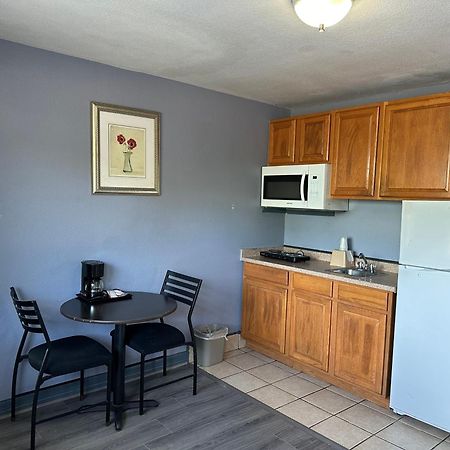 Americas Best Value Inn And Suites Groves Екстериор снимка