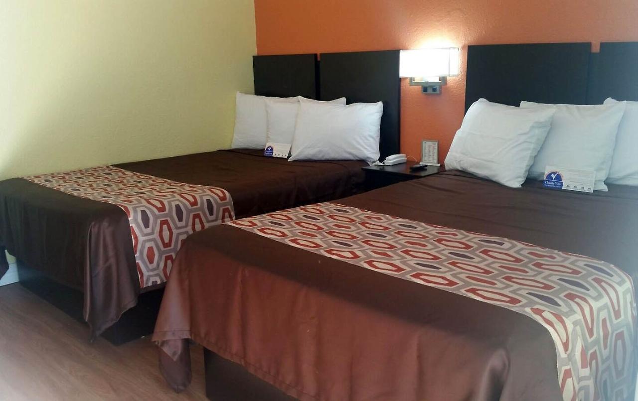 Americas Best Value Inn And Suites Groves Екстериор снимка