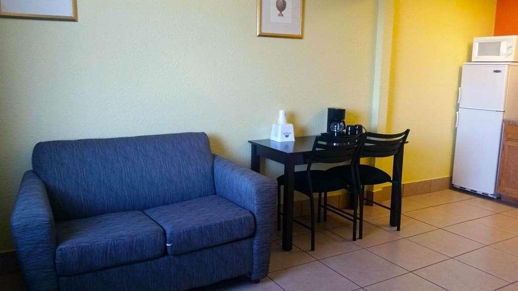 Americas Best Value Inn And Suites Groves Стая снимка