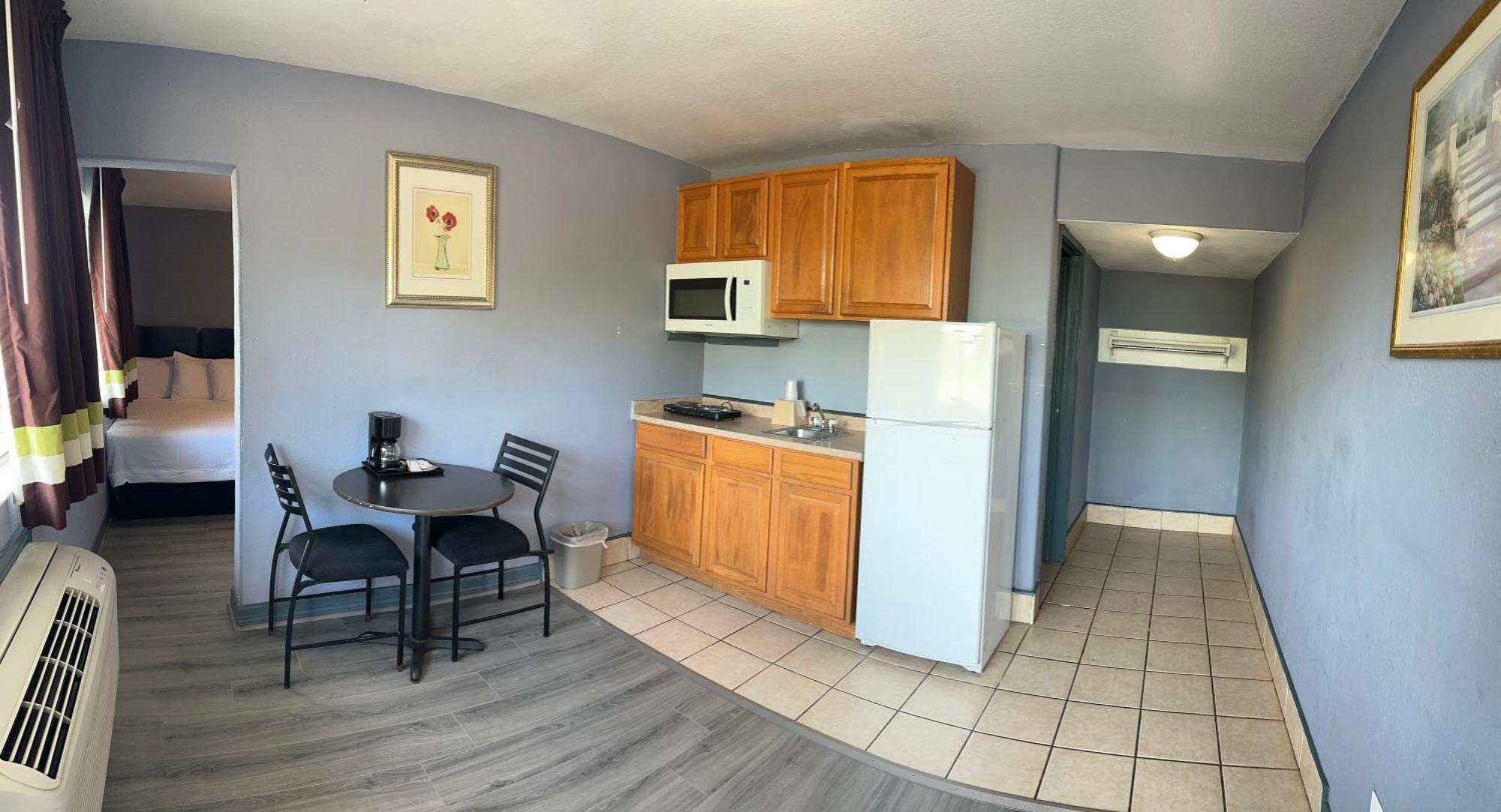 Americas Best Value Inn And Suites Groves Екстериор снимка