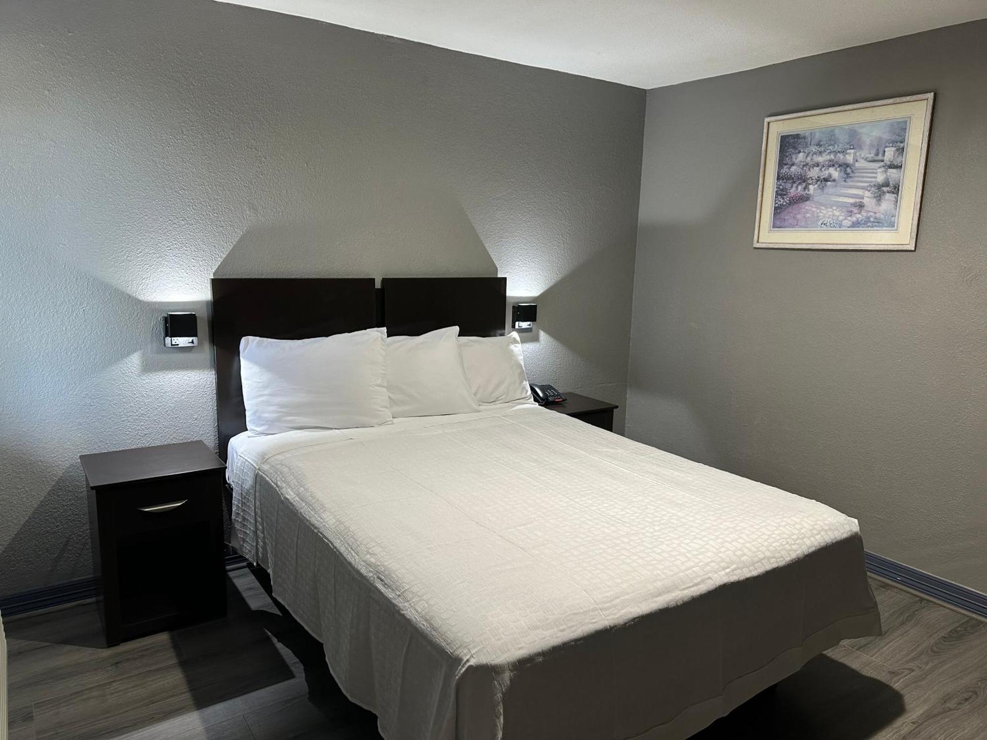 Americas Best Value Inn And Suites Groves Екстериор снимка