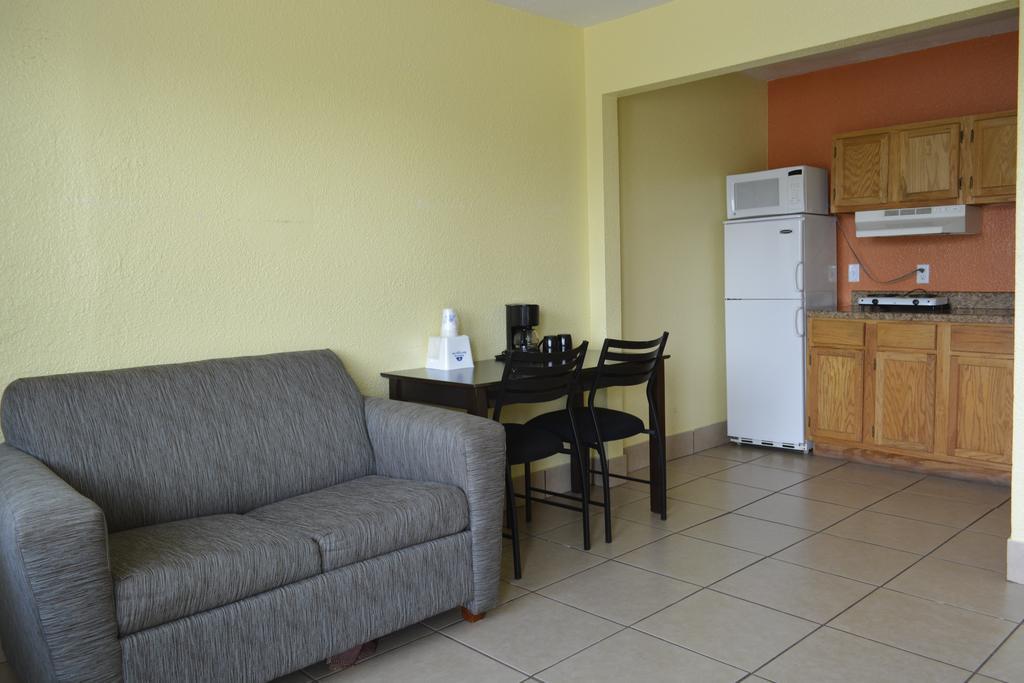 Americas Best Value Inn And Suites Groves Екстериор снимка