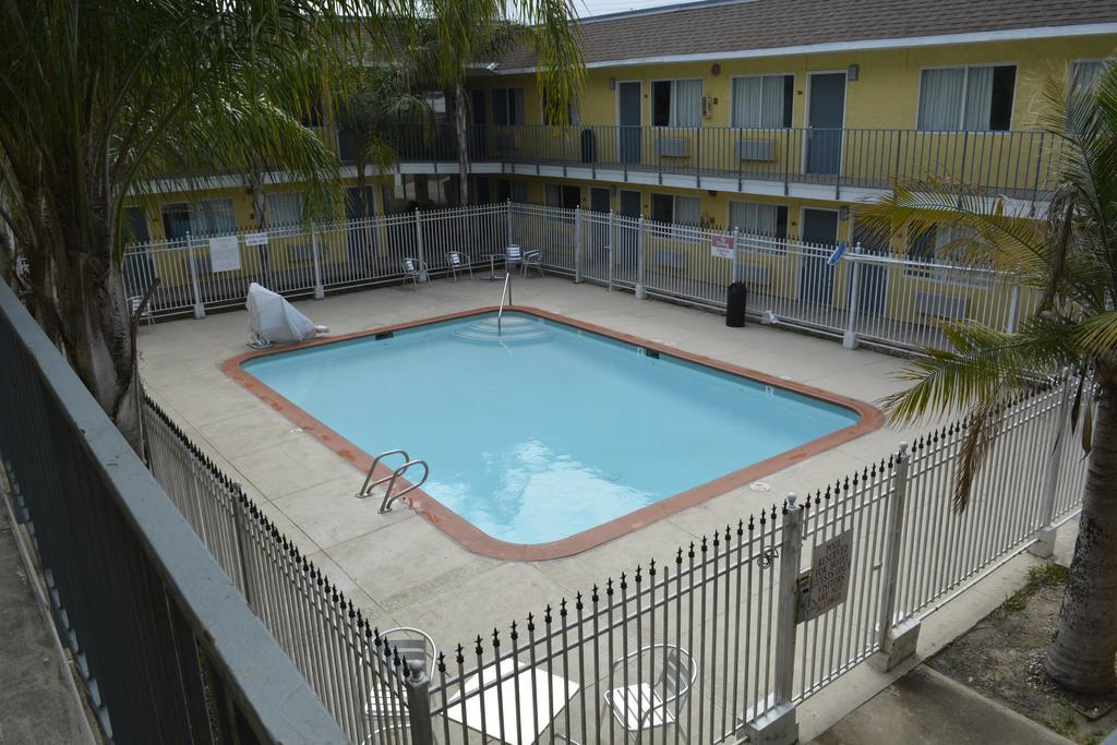 Americas Best Value Inn And Suites Groves Екстериор снимка